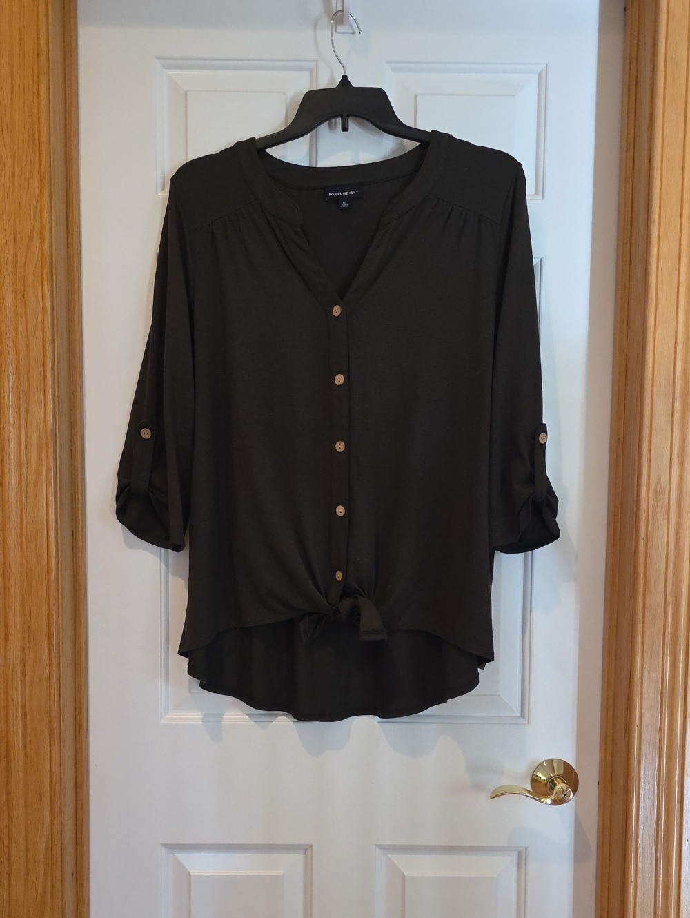 Casual Button-Front Tie-Hem Women's Top - Black